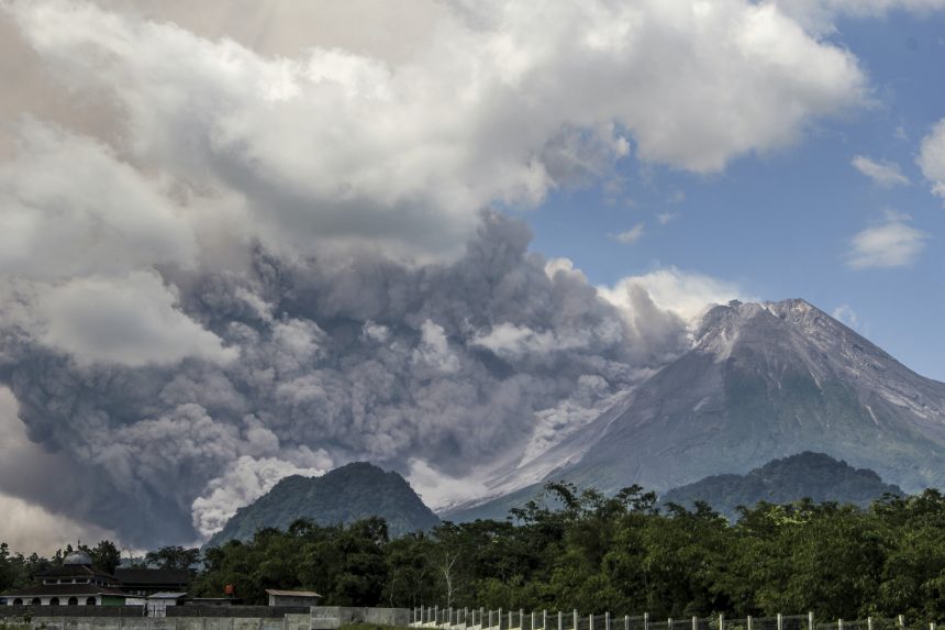 Kitört a Merapi vulkán Indonéziában