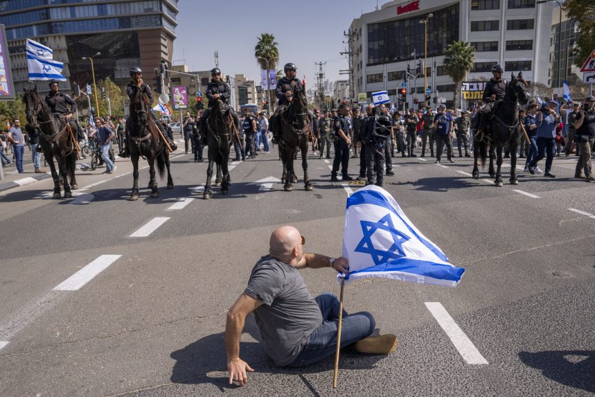 Az igazságügyi átalakítás gazdasági veszélyeire figyelmeztetnek Izraelben