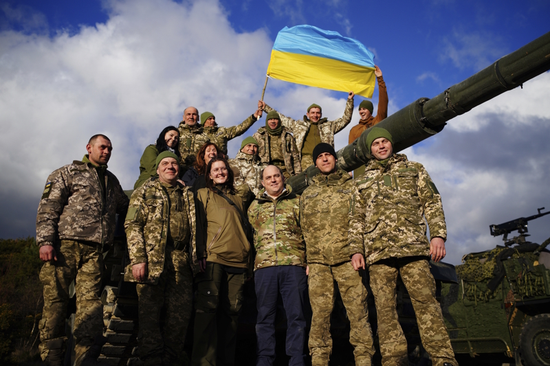 Zelenszkij: Visszatért az ukrán zászló a megszállt területekre