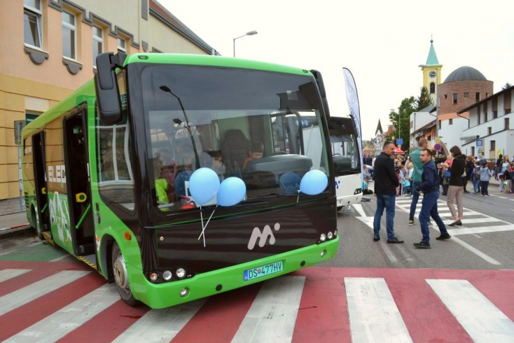 Két elektromos autóbuszt vásárolt Dunaszerdahely