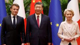 Macron és von der Leyen: Kínának nagy szerepe van az ukrajnai béke megteremtésében