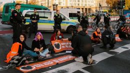 Egyszerre több mint harminc helyszínen kezdtek tüntetést klímaaktivisták Berlinben