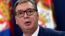 A szerb elnök tagadja, hogy fegyvereket adtak volna el Ukrajnának