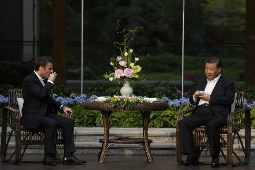 Közös nyilatkozatot fogadott el a francia és a kínai elnök