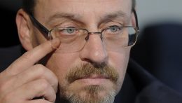 Köztisztviselői hatalommal való visszaéléssel gyanúsítják a korábbi főügyész Dobroslav Trnkát