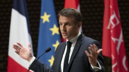 Az európai szuverenitás erősítését hangsúlyozta Emmanuel Macron Hágában