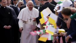Szentszéki államtitkár: Ferenc pápa a béke zarándokaként érkezik Magyarországra