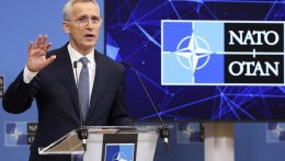 Stoltenberg: igazítani kell a NATO nukleáris védelmi berendezkedésén