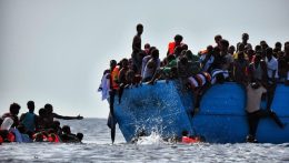 800 újabb menekült Lampedusa szigetén