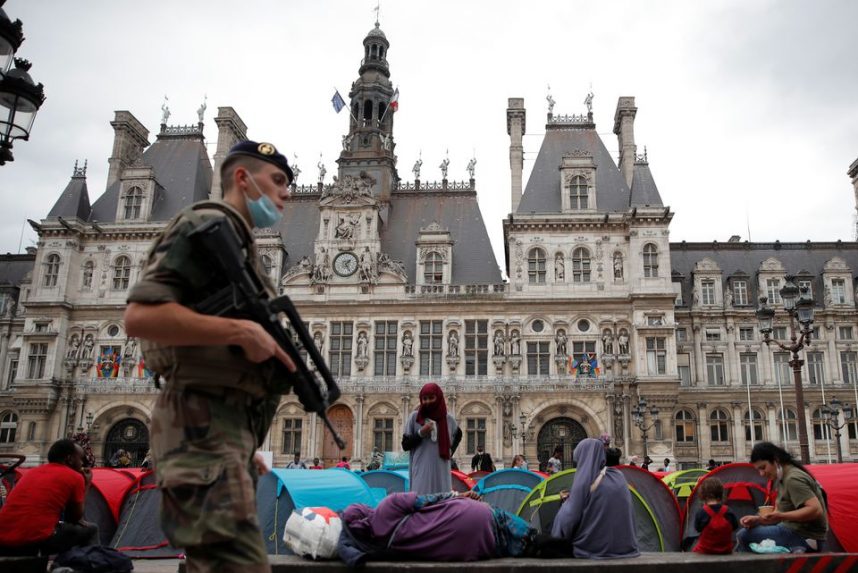 Hogy áll a francia társadalom az országba érkező menekültekhez?