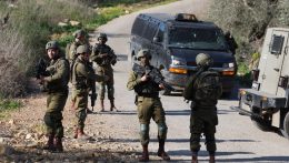 Több palesztin megsebesült izraeli katonákkal folytatott tűzharcban Ciszjordániában