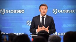 Macron a Globsecen: Nem fogjuk hagyni, hogy Európát másodszor is elrabolják