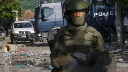 Nyugodt a helyzet Észak-Koszovóban a hétfői összecsapások után