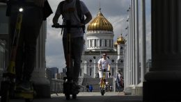 Hatnapos munkahetet követelnek az orosz vállalkozások