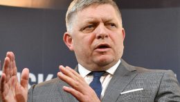 Fico: Meg kell őrizni Szlovákia külpolitikai irányultságát