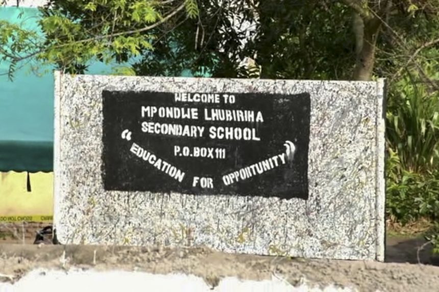 Terrortámadás egy ugandai iskolában
