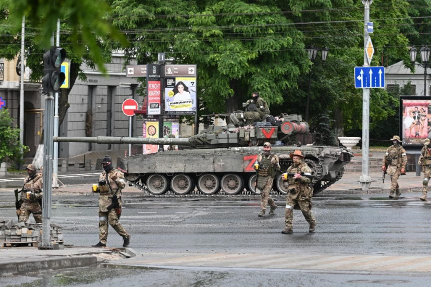 Moszkvában megerősítették a biztonsági intézkedéseket, miután a Wagner-csoport az orosz katonai vezetés elleni harcra szólított fel