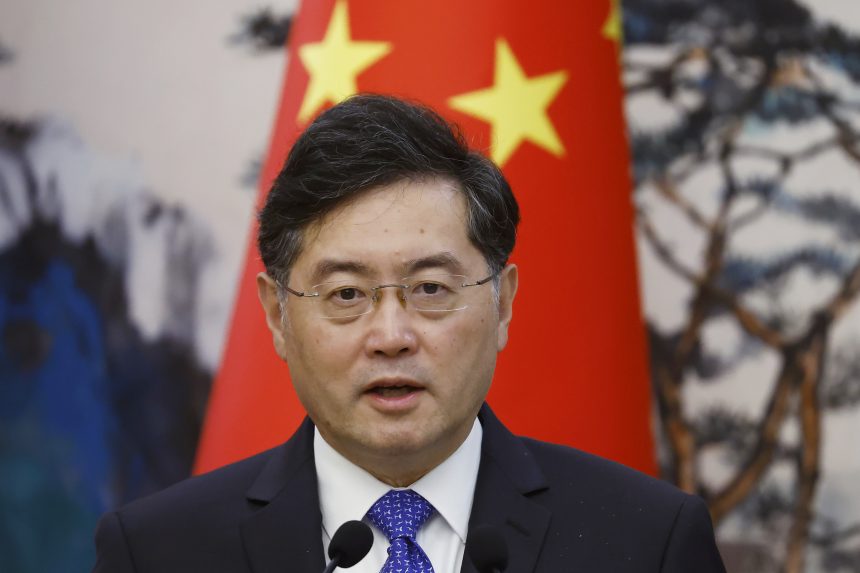 Már nem érhetőek el a leváltott kínai külügyminiszter adatai a minisztérium honlapján