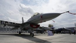 Elkészült az első Szlovákia számára gyártott F-16-os vadászgép az Egyesült Államokban.