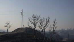 Görögország: Egy lőszerraktárban okoztak robbanásokat az erdőtüzek