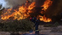Görögország drónokkal és tűzérzékelő rendszerekkel küzdene az erdőtüzek ellen