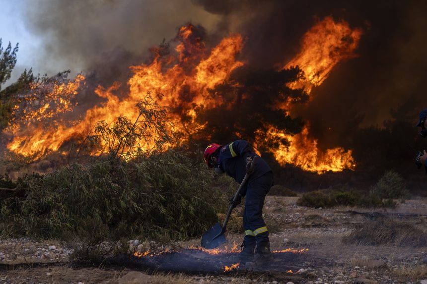 Az EU közel 500 tűzoltóval segíti Görögországot és Tunéziát