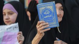 A Korán égetésének nemzetközi tiltását követeli több tucat iszlám ország