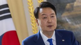 Phenjan nukleáris fejlesztései elleni határozott fellépést sürgetett a dél-koreai elnök