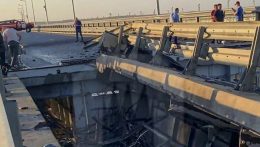 Az ukrán fegyveres erők lehetnek a felelősek a krími híd elleni támadásért