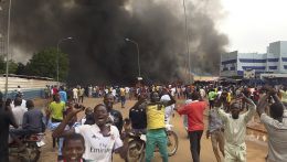 Engedélyezhette a francia katonai bevatkozást a Nigeri Köztársaság megbukott kormánya