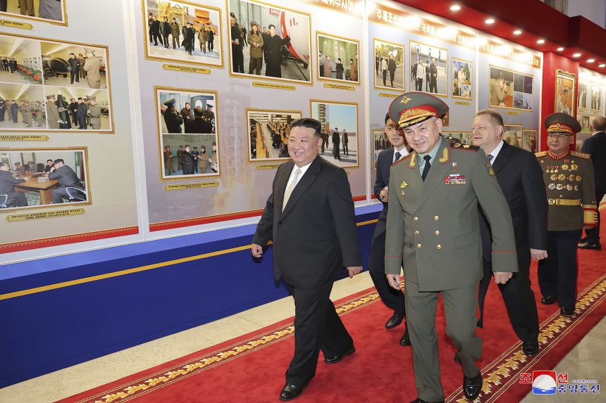 Észak-Koreában tartózkodik Szergej Sojgu orosz védelmi miniszter