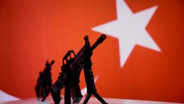 Feloldja a Törökországba irányuló fegyverszállítás korlátozását Hollandia
