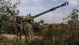 Az izraeli hadsereg azt állítja, kettévágta a Gázai övezetet