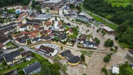 Egymást érik az áradások és az erdőtüzek Európában