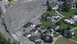 Közel 100 embert kellett evakuálni Svájcban földcsuszamlás miatt