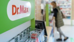 35 gyógyszertárt vett át a Dr. Max a konkurens Apotheke Slovakiától