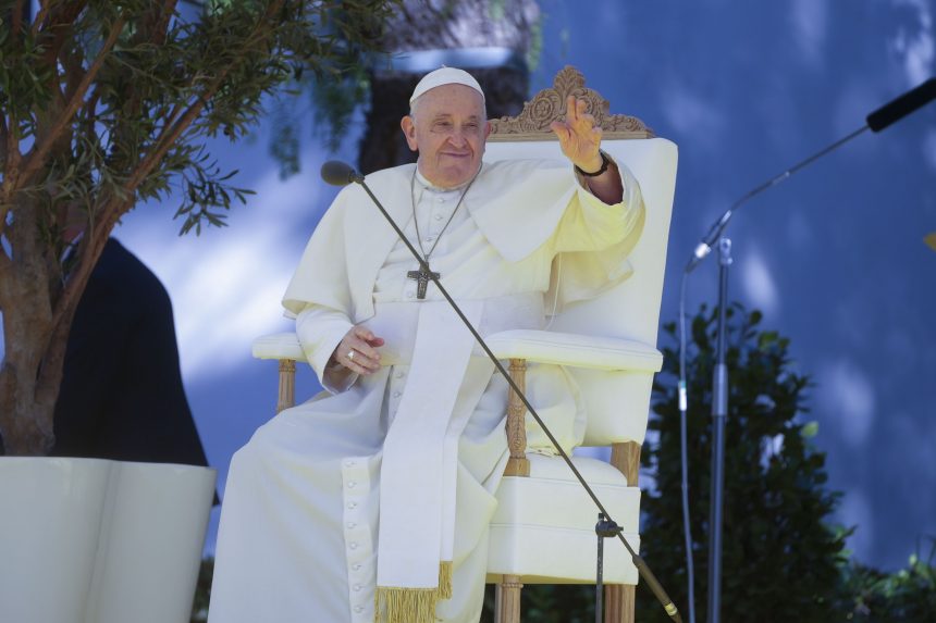 Az egyenlőtlenség elleni harcba hívja a fiatalokat a pápa