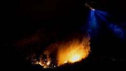 Nem bírnak a görögországi erdőtüzekkel a tűzoltók