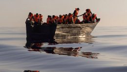 Az újabb migrációs hullám feladta a leckét Csizmaország kormányzatának