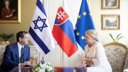 Szlovákia második világháborús tetteinek felvállalását dícsérte látogatásán az izraeli elnök