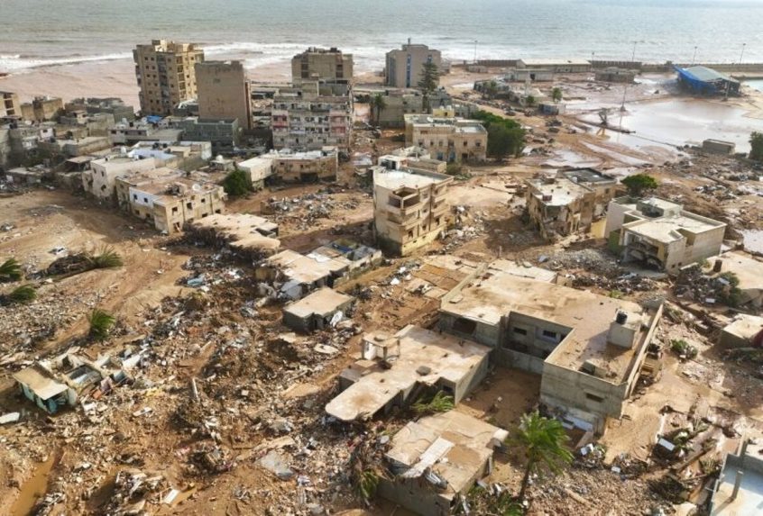 Líbiában már több mint 43 ezer embernek kellett elhagynia lakóhelyét az áradások miatt