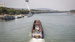 Öt szlovák hajó szennyvize és egyéb szennyező anyagok folytak egyenesen a Dunába