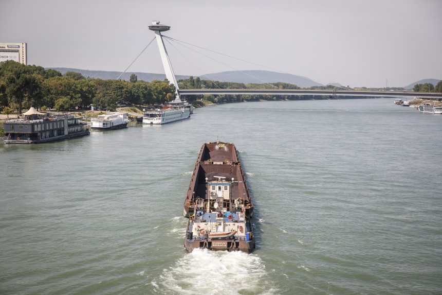 Öt szlovák hajó szennyvize és egyéb szennyező anyagok folytak egyenesen a Dunába