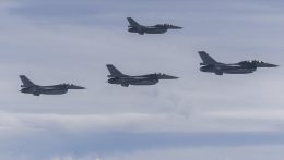Tajvan: Több mint 100 kínai katonai repülőgépet észleltünk Tajvan környékén