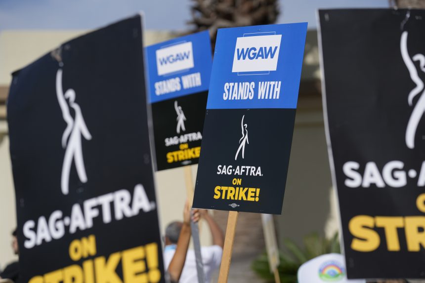 Véget ért a hollywoodi filmkészítők sztrájkja