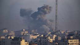 Kórházat ért rakétatalálat a Gázai övezetben, senki nem vállalja a felelősséget