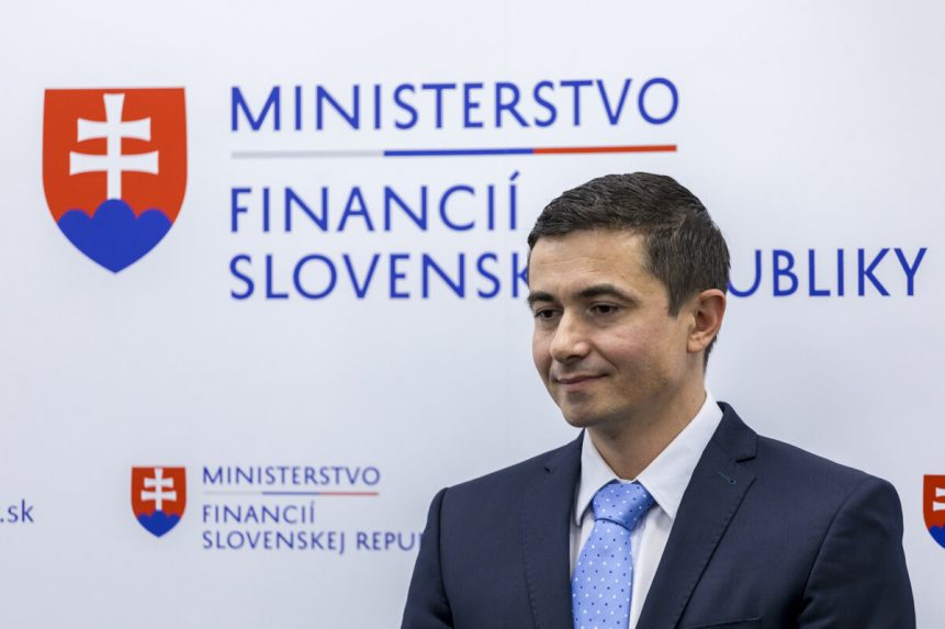 A Smer Radek Kurucot küldte a pénzügyminisztériumba tárgyalni