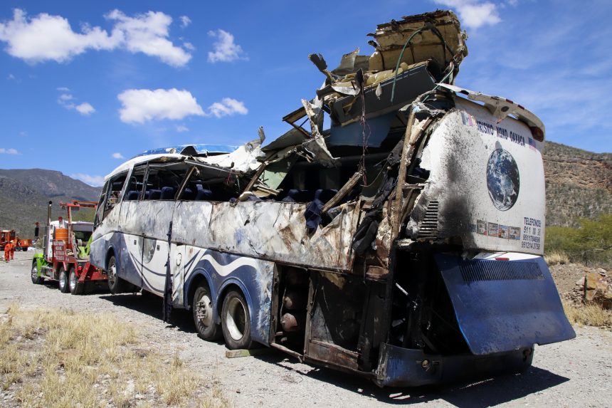Sokan meghaltak egy mexikói buszbalesetben