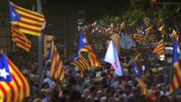 Spanyolország: tízezrek tiltakoztak a katalán szeparatisták amnesztiája ellen