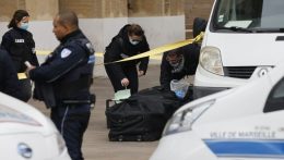Franciaországban a rendőrök lelőttek egy vonaton fenyegetőző nőt
